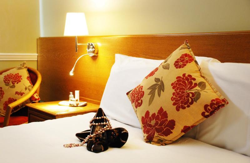 Double or Twin Room image 2