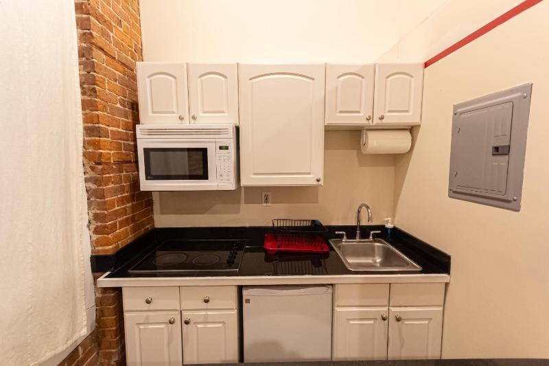 Studio Apartment #10 image 4