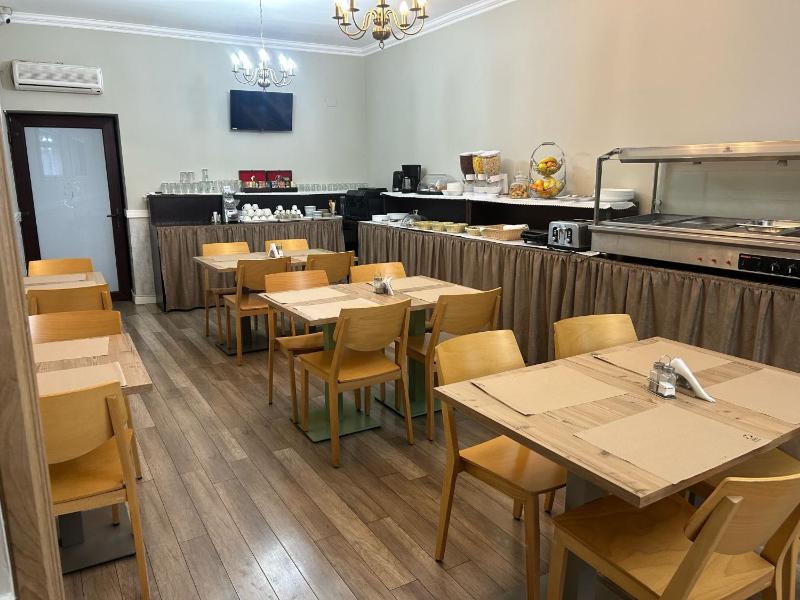 Carnival City Hotel Oradea - image 12