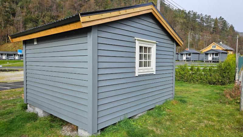 Small Cottage with Shared Bathroom image 2