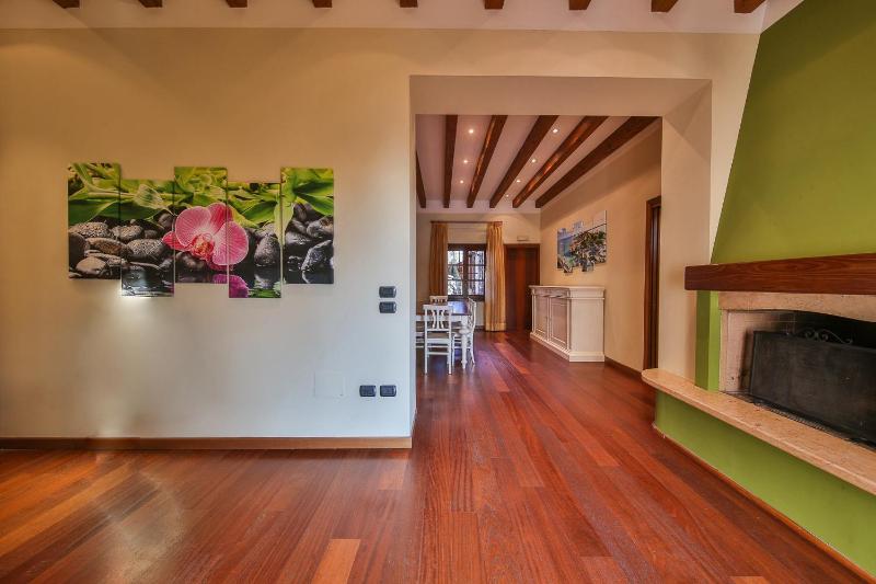 Three-Bedroom Apartment (8 Adults) image 3