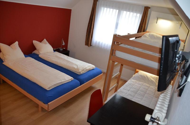 Double Room with Shared Bathroom image 3