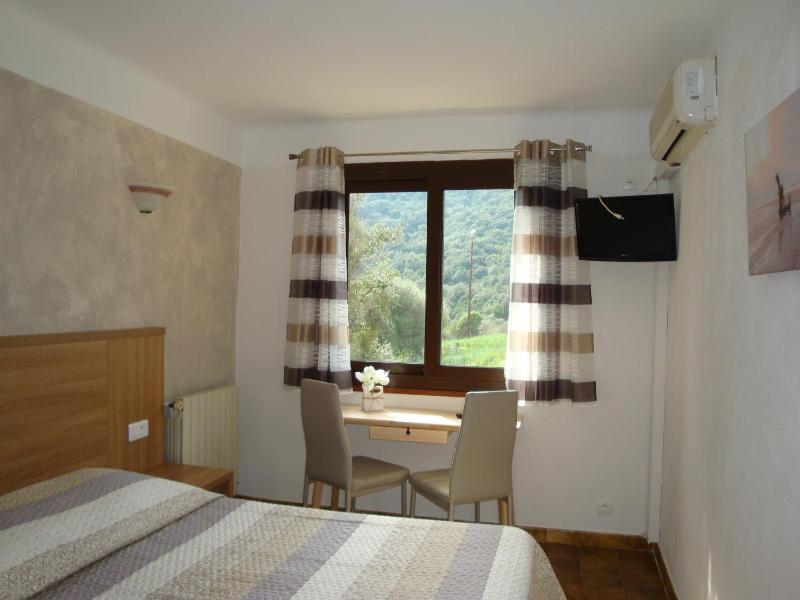 Double Room image 1