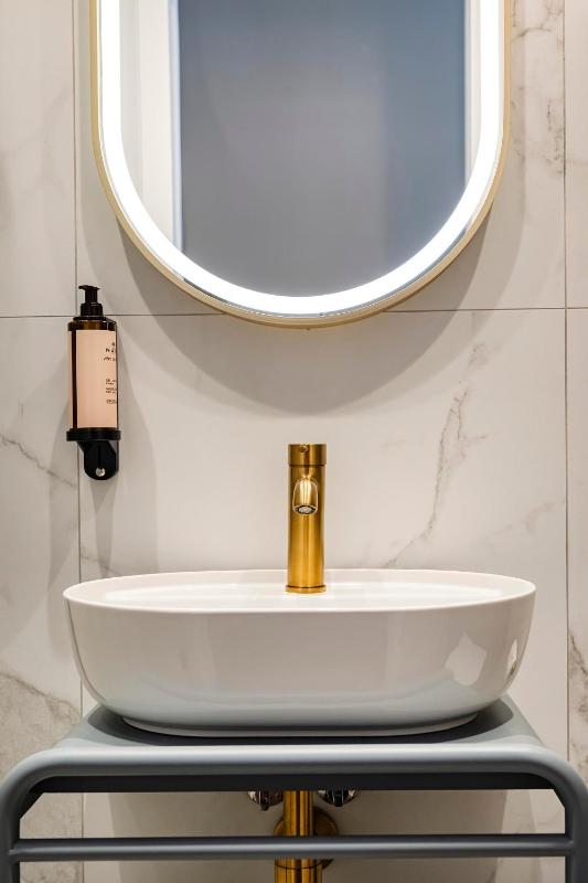 Deluxe Double Room image 4