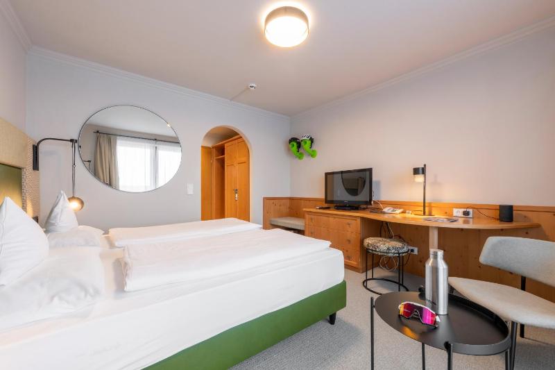 Double Room (1 Adult) image 3