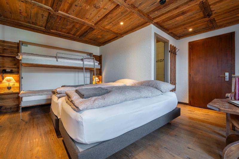 Chalet Junior Suite with Balcony and Mountain View image 3