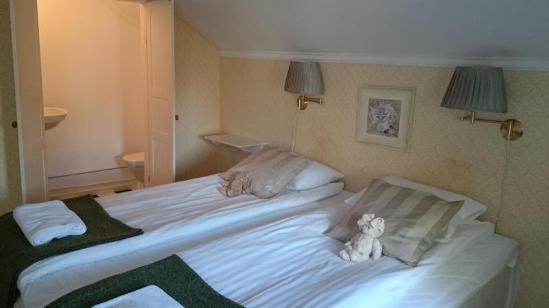 Double or Twin Room with Private Toilet image 3