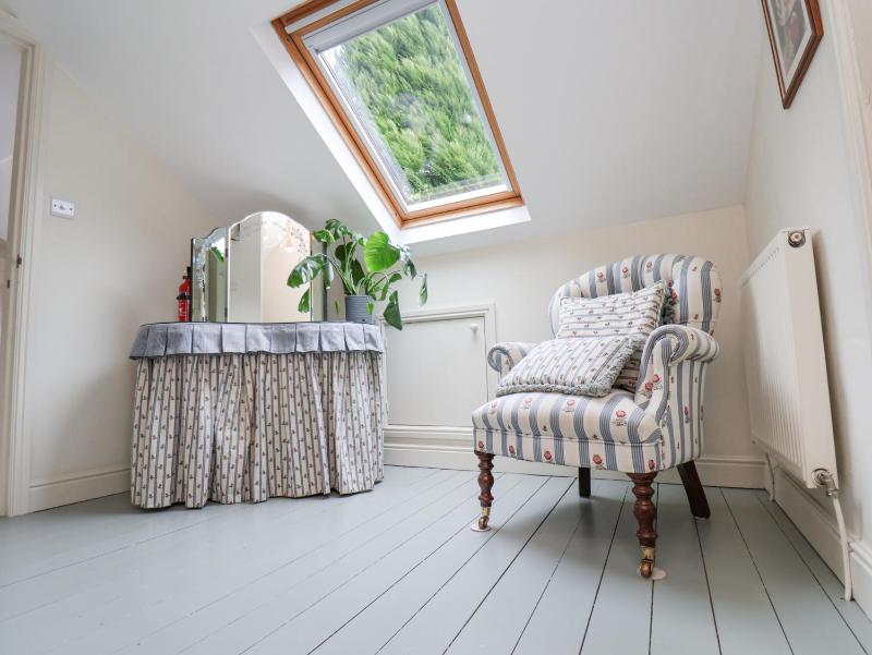 Quoits Cottage - image 10