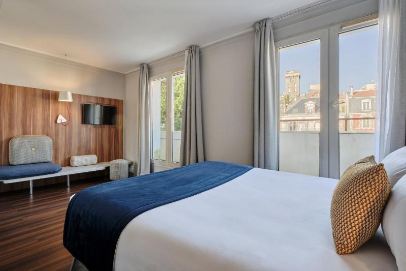 Classic Double or Twin Room image 3