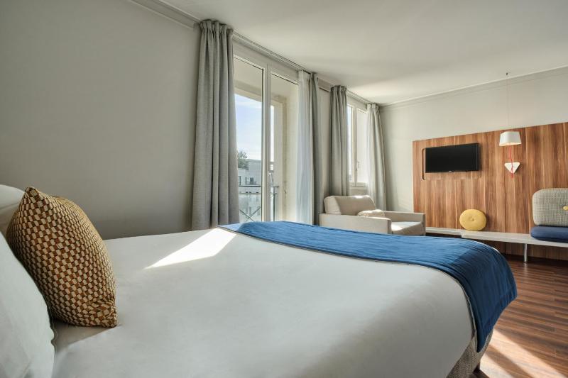 Privilege Triple Room image 1