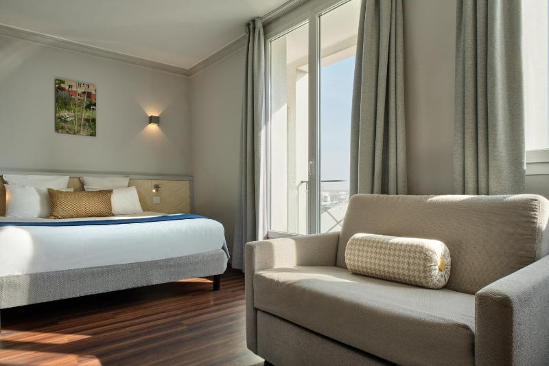 Privilege Triple Room image 2