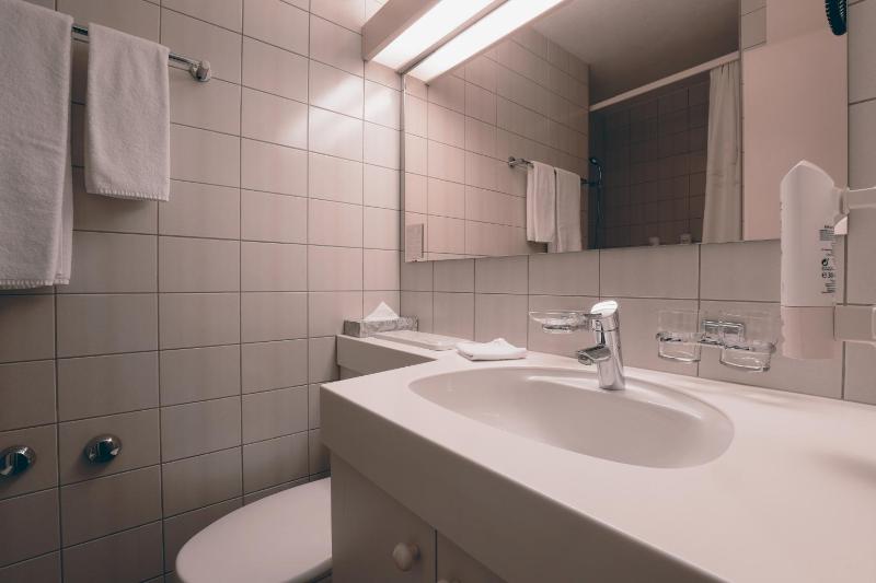 Single Room image 3
