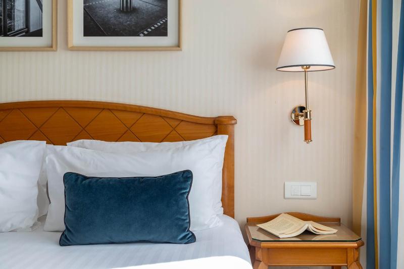 Superior Double Room image 3