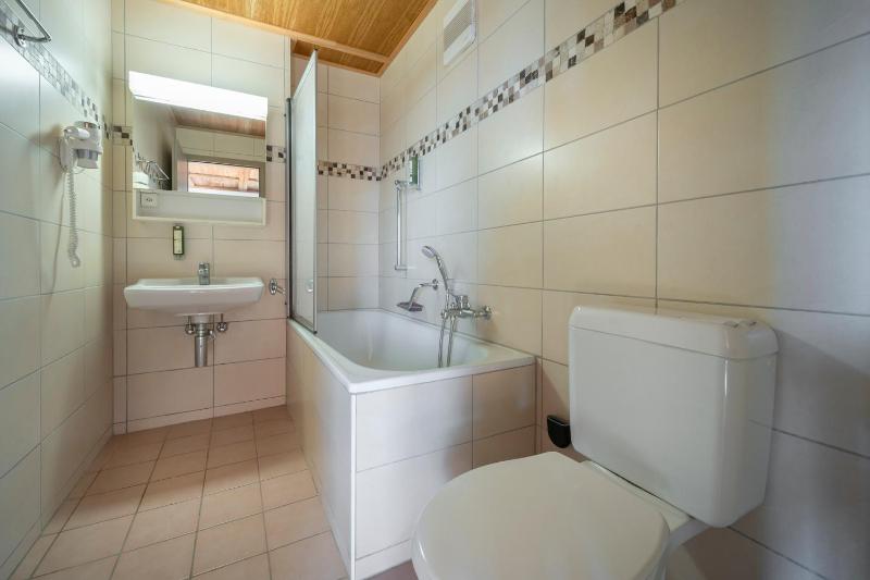 Chalet Junior Suite with Balcony and Mountain View image 4