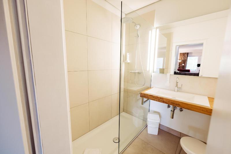 Deluxe Double Room (2 Adults + 1 Child) image 2