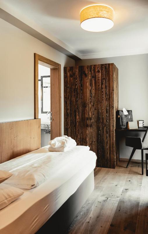 Single Room image 1