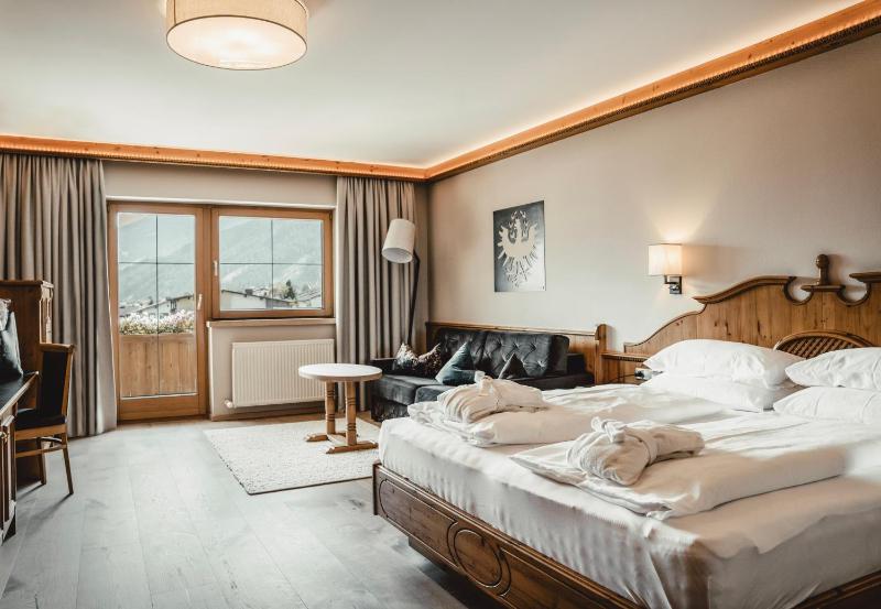 Panoramic Double Room image 3
