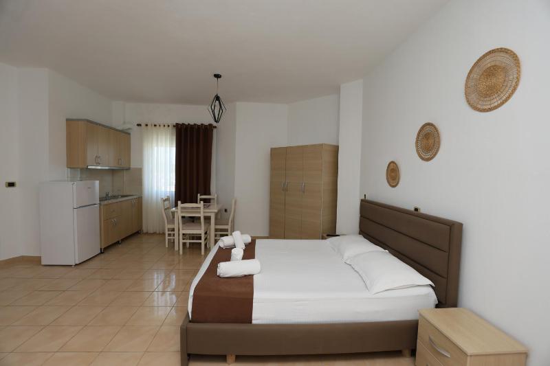 Michelle Apartments - image 3