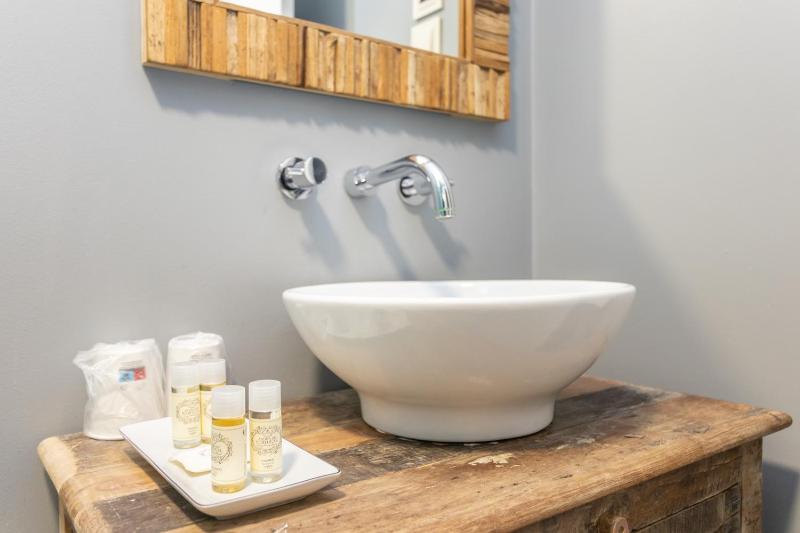 Double or Twin Room with View image 4