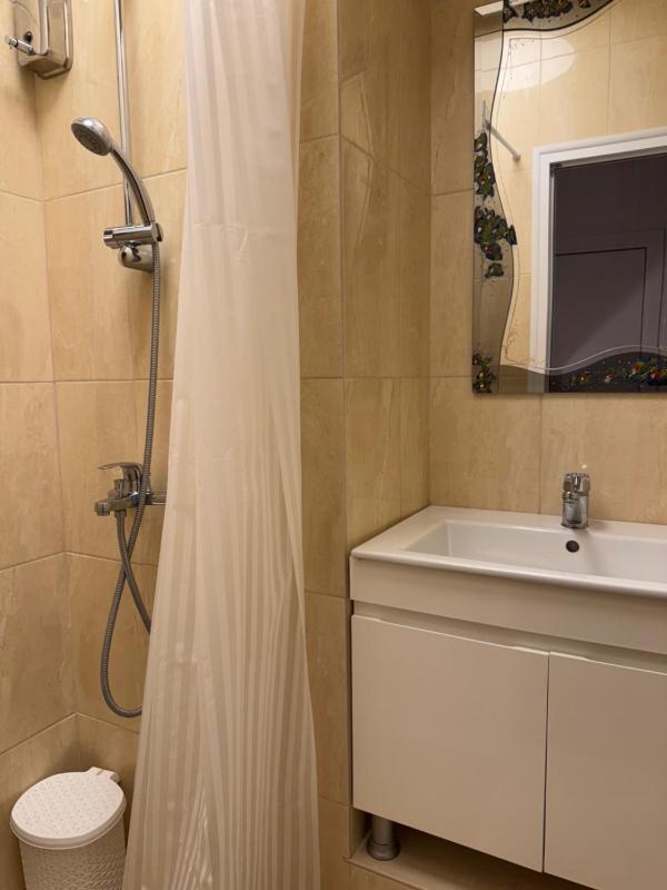 One-Bedroom Apartment with View image 2