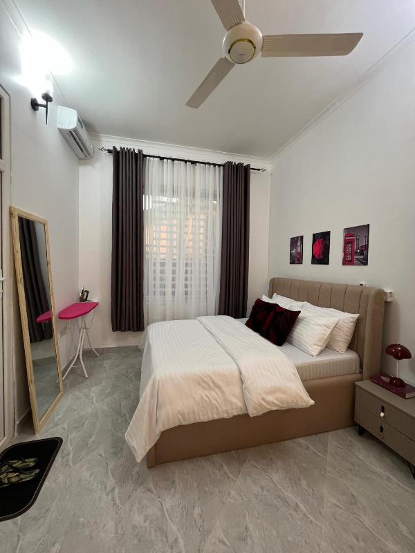 Lily one bedroom apartment with Island kitchen - image 16