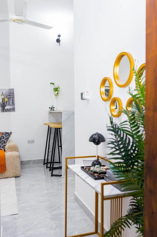 Lily one bedroom apartment with Island kitchen - image 7