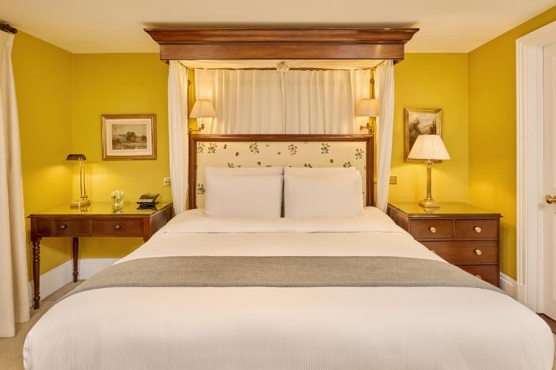 Executive King Room image 3