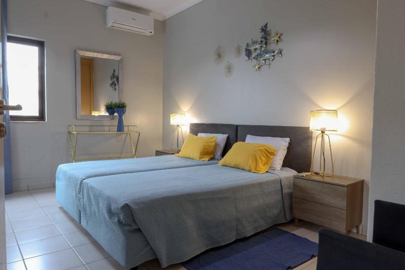 Twin Room image 1