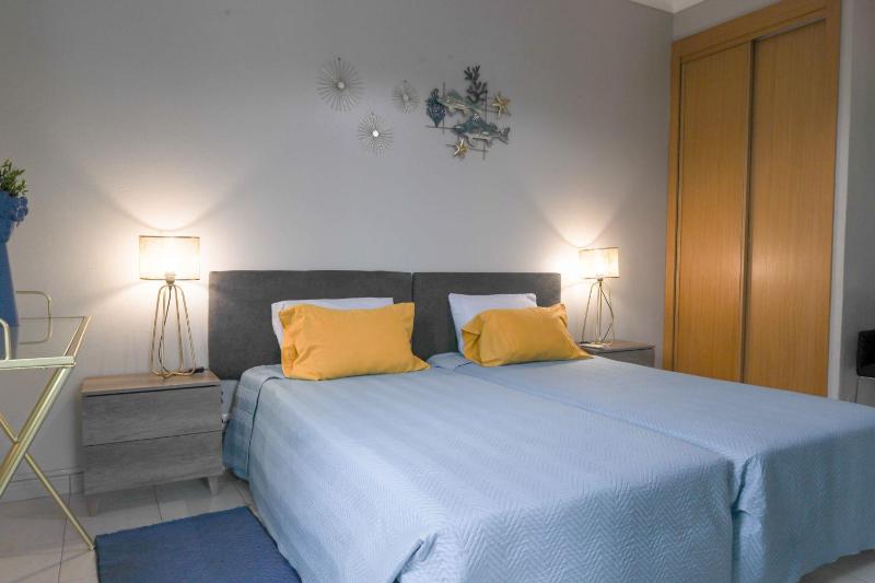 Superior Twin Room image 3