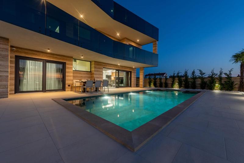 CROWONDER Villa Travera 1 with Heated Swimming Pool - CROWONDER LUXURY RENT - image 29