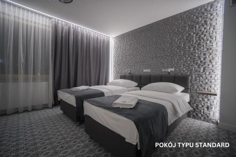 Standard Twin Room image 1