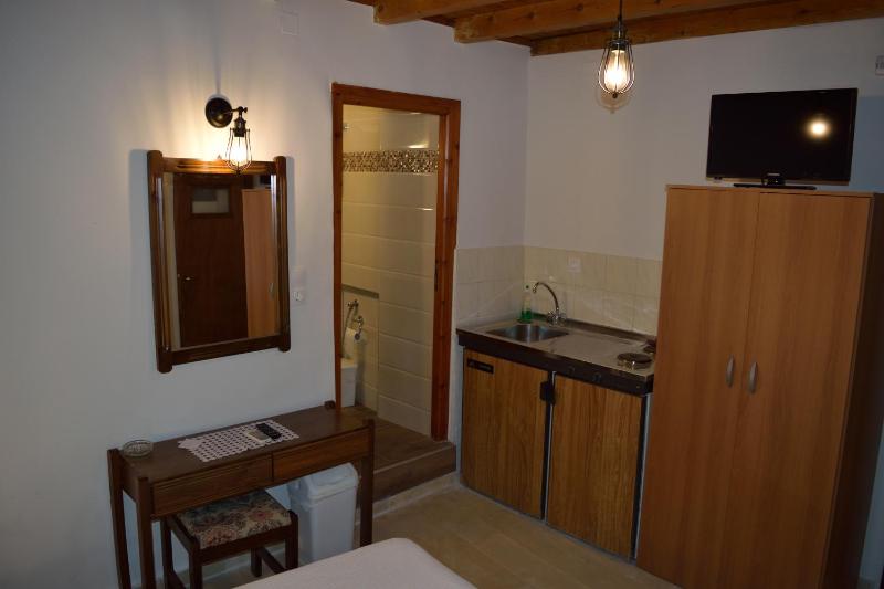 Twin Room image 2
