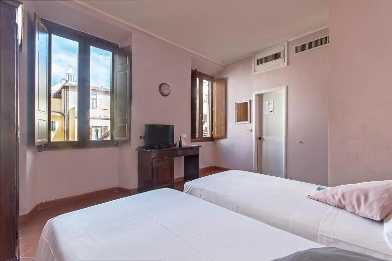 Double Room Duomo side view image 2