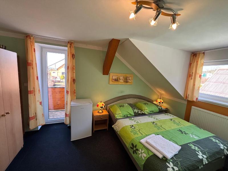 Double Room with Balcony image 2