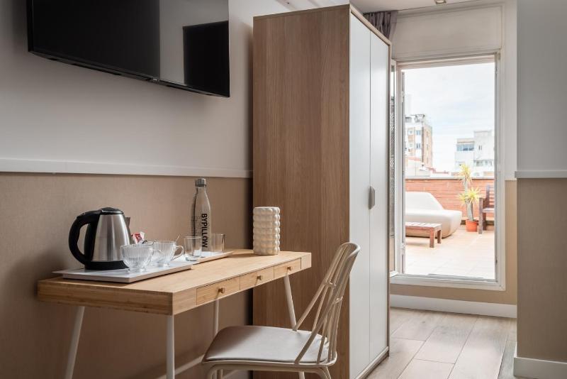 Double Room with Terrace image 2