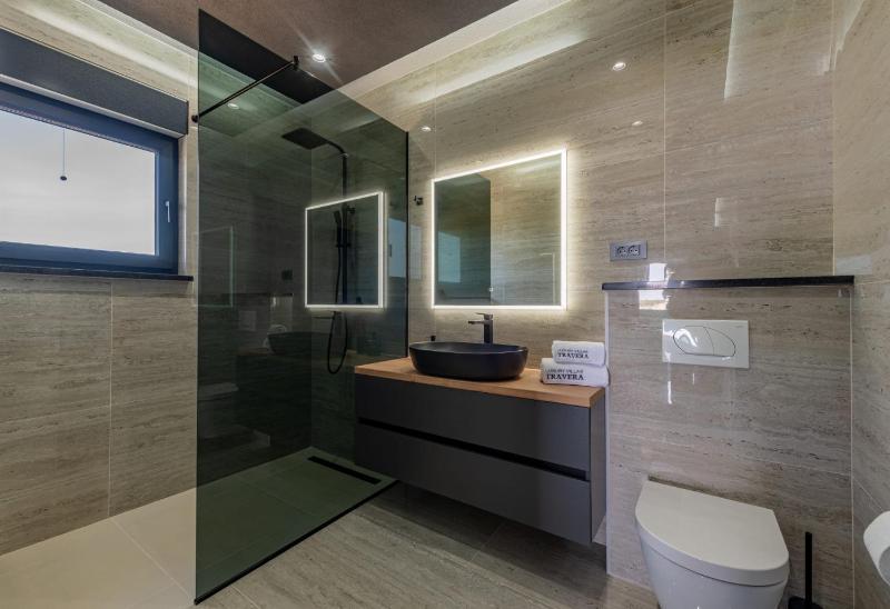 CROWONDER Villa Travera 1 with Heated Swimming Pool - CROWONDER LUXURY RENT - image 27