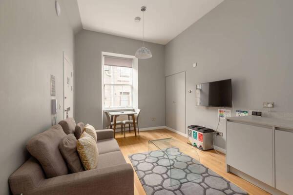 Superior Apartment image 3