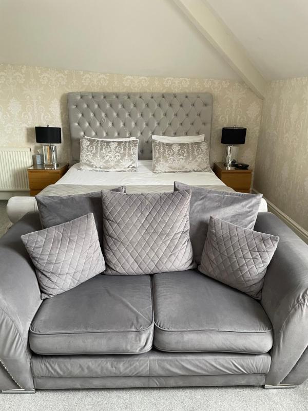 Deluxe King Suite image 3