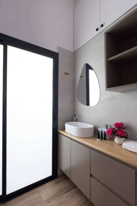 Chic & Quiet Studio in Hakerem by TLV2RENT - image 12
