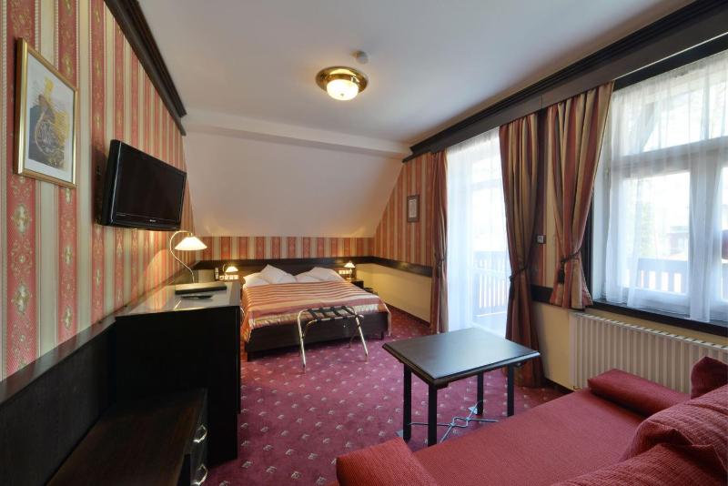 Double Room image 3