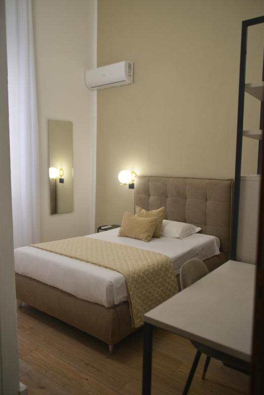 Single Room image 4