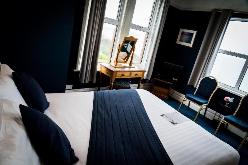 Superior Double Room with Sea View image 1