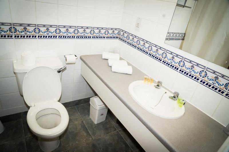 Standard Double Room image 3