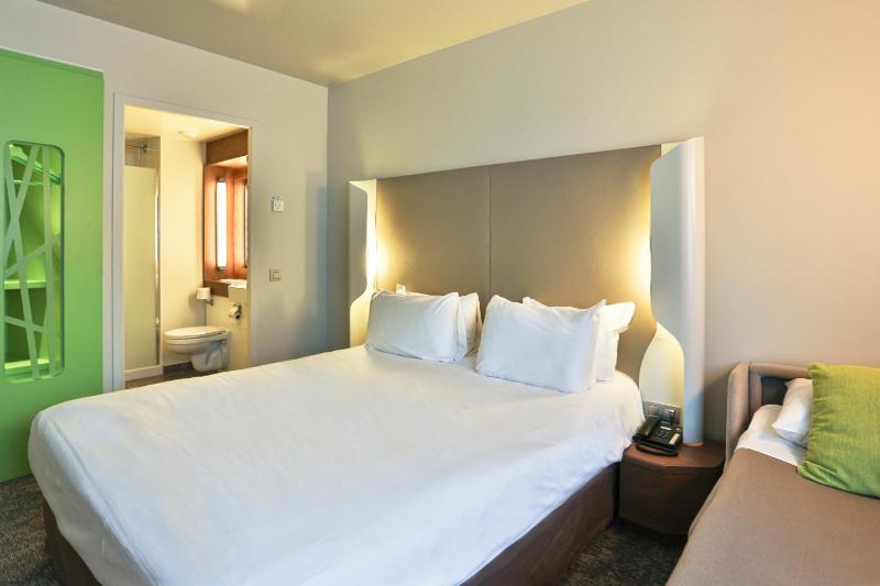 Standard Room New Generation - 1 Double Bed 1 Junior Bed image 4