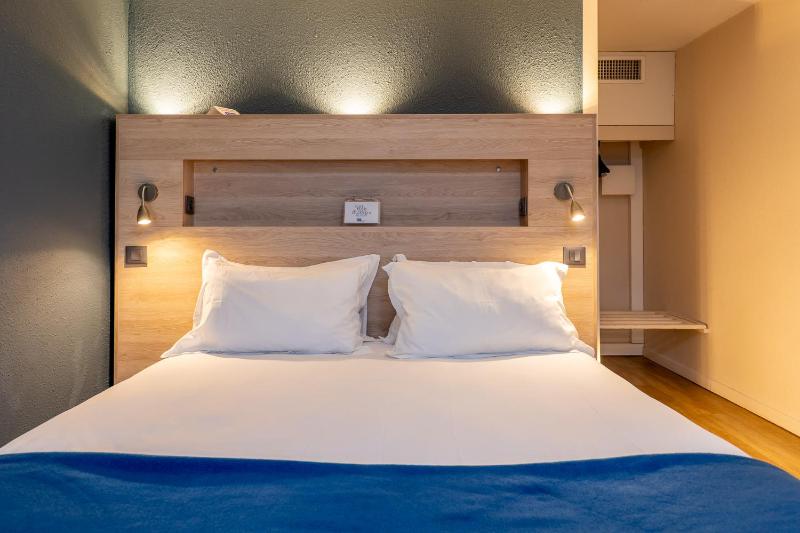 Double Room image 2