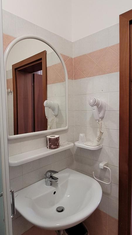 Triple Room image 3
