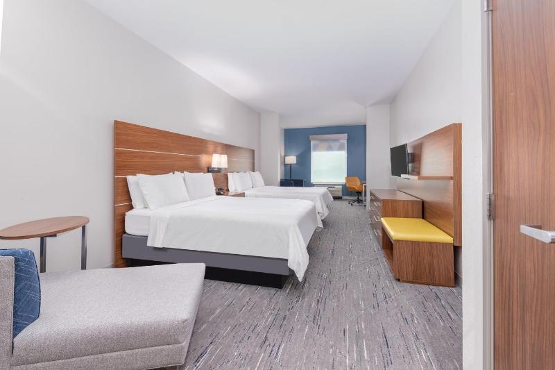 Suite with Two Queen Beds image 3