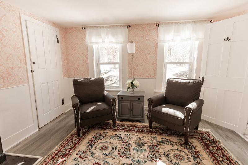 Standard Queen Room image 3