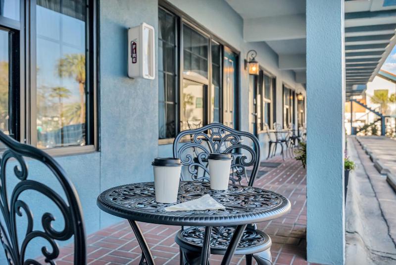 Beachside Inn - image 42