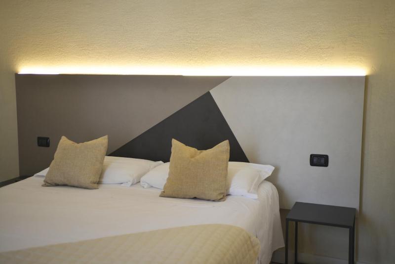 Double or Twin Room with Balcony image 3